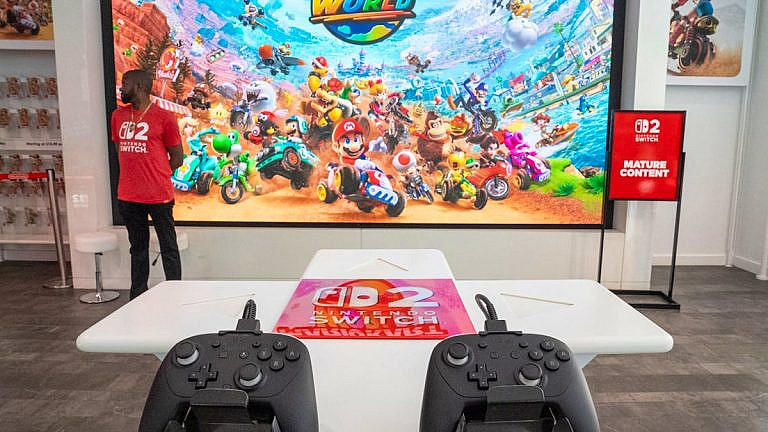 Nintendo Switch 2: новая гибридная консоль с улучшенным экраном, памятью и контроллерами. Рекордные предзаказы и ожидания.