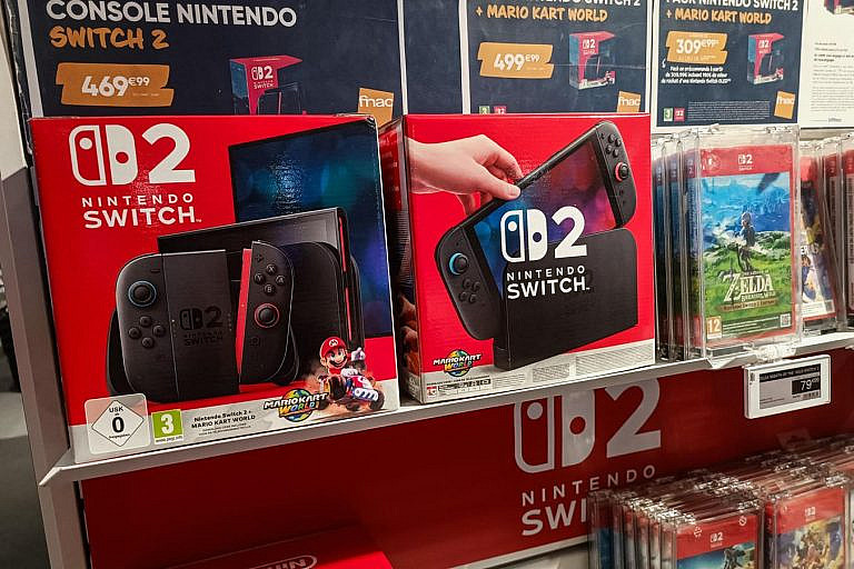 Nintendo предупреждает владельцев Switch 2: не снимайте защитную плёнку и заряжайте консоль раз в полгода. Советы по безопасности.