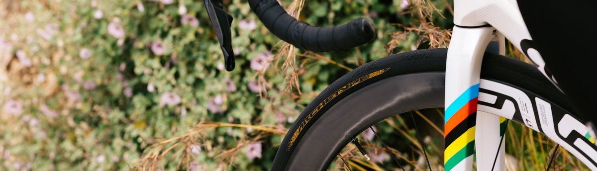 Continental представила гоночную покрышку Archetype для Тур де Франс 2025: легче на 35 г, с технологиями BlackChili и LazerGrip.
