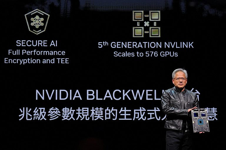 Nvidia достигла капитализации в 4 триллиона долларов 9 июля 2025 года, став лидером в производстве чипов для ИИ.