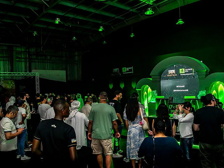 NVIDIA провела ивент в Дубае по выходу DOOM: The Dark Ages с RTX ON. Геймеры опробовали игру с трассировкой лучей и DLSS 4, а также увидели кастомный ПК на RTX 50 Series.