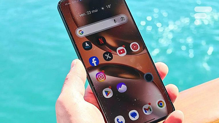 Realme GT 7 мощный смартфон с батареей 7000 мАч, AMOLED-экраном 120 Гц и камерами Sony IMX906. Идеален для тех, кто ценит автономность и производительность.