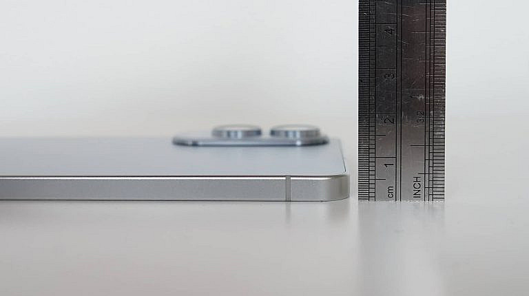 Samsung Galaxy S25 Edge ультратонкий флагман с 6,7-дюймовым Dynamic AMOLED 2X, Snapdragon 8 Elite и 200 Мп камерой. Легкий, стильный, но без телеобъектива.