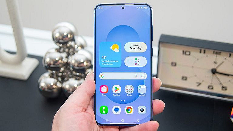 Samsung готовит бета-версию One UI 8 на Android 16. Первыми обновление получат Galaxy S25. В One UI 8 появится Running Coach персональный тренер для бегунов.