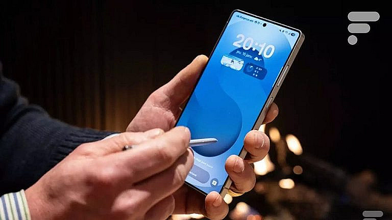 Samsung запустил бета-тестирование One UI 8 на основе Android 16 с акцентом на ИИ. Обновление улучшает камеру, голосовые команды и Quick Share. Доступно для Galaxy S25 в 4 странах.