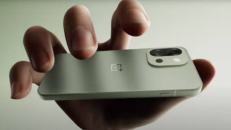 OnePlus 13s с Snapdragon 8 Elite и 32 МП камерой выйдет в Индии 5 июня 2025 года. Цена от 55 000 рупий, три цвета и новые ИИ-функции.