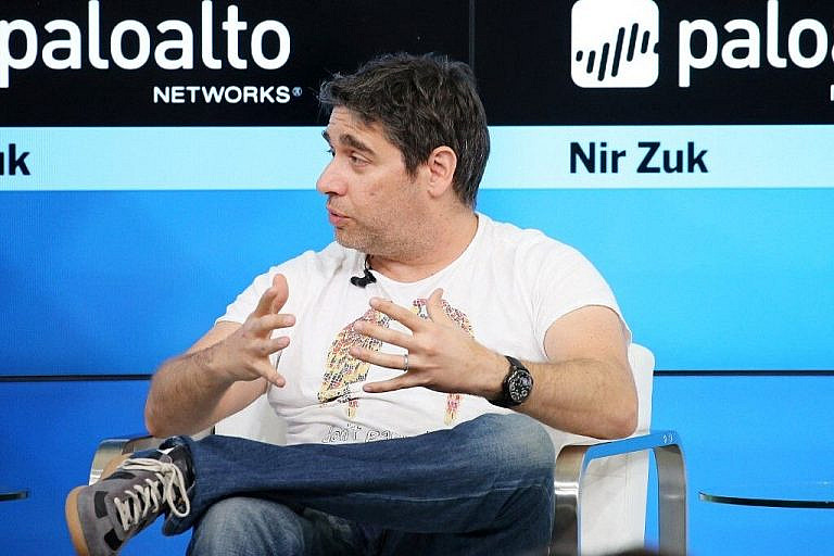 Palo Alto Networks ведет переговоры о покупке CyberArk за 20 млрд, что может стать крупнейшей сделкой 2025 года в сфере кибербезопасности.