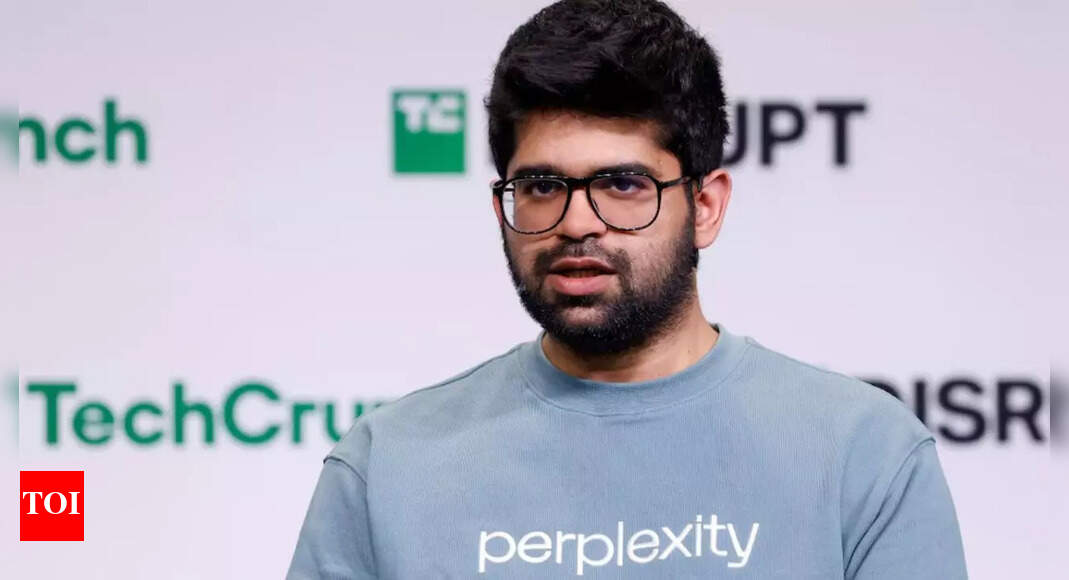 Comet новый ИИ-браузер от Perplexity AI, бросающий вызов Google. Прямые ответы, проверка источников и удобный интерфейс для поиска информации.