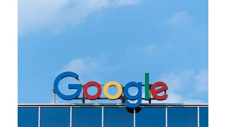 Perplexity Comet бросает вызов Google Chrome с AI-поиском. Новый браузер может изменить расклад сил, как когда-то Chrome победил Explorer.