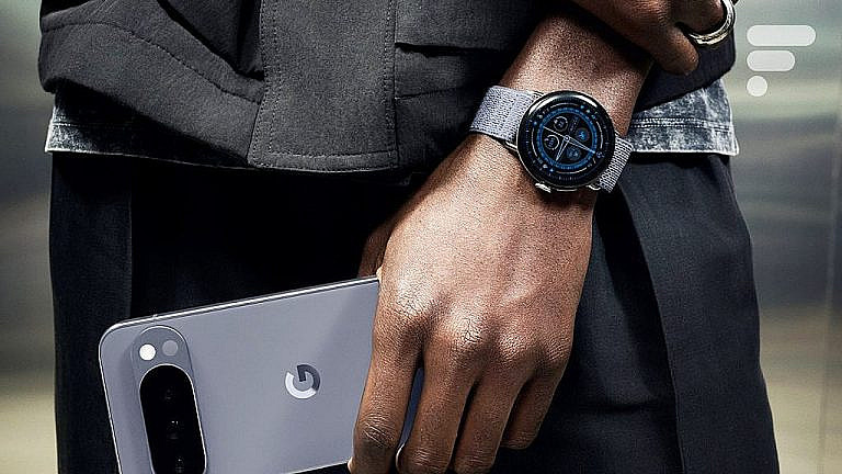 Google Pixel Watch 4 представят 20 августа: тонкие рамки, экран Actua 360, автономность до 40 часов и быстрая зарядка.
