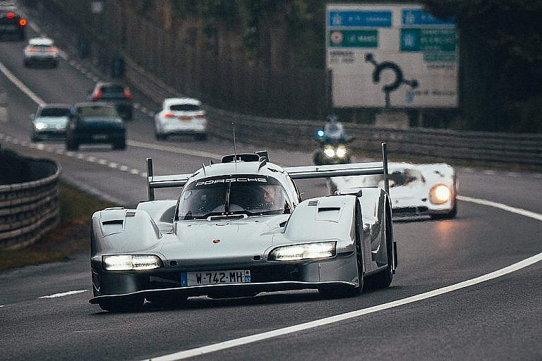 Porsche 963 RSP дорожная версия гоночного болида с 680-сильным битурбо V8, кожей в салоне и данью уважения легендарному 917.