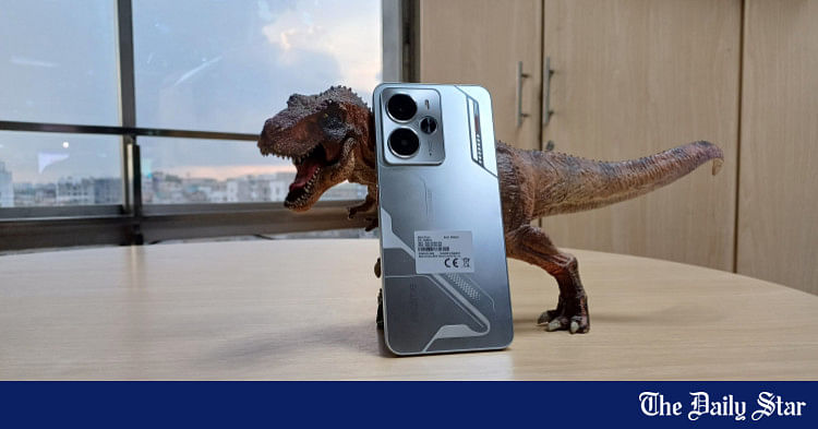 Realme 14 5G бюджетный геймерский смартфон с AMOLED-экраном 120 Гц, мощным Snapdragon 6 Gen 4 и аккумулятором 6000 мАч. Отличный выбор за свои деньги.