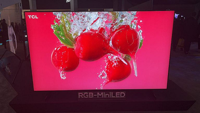 RGB Mini LED революционная технология в телевизорах с отдельными RGB-светодиодами, обеспечивающая яркость до 5000 нит, точные цвета и энергоэффективность.
