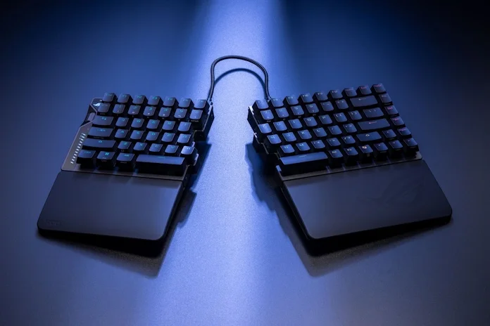 ROG Falcata игровая клавиатура с раздельной конструкцией, магнитными переключателями и модульностью для максимального комфорта и эргономики.