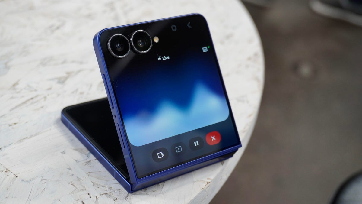 Samsung дарит 6 месяцев подписки Google AI Pro покупателям Galaxy Z Fold 7 и Z Flip 7. Включает Gemini 2.5 Pro, Veo 3 и 2 ТБ облака.