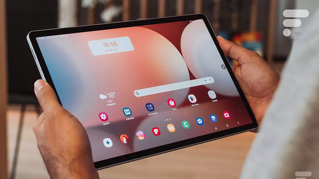 Скидка до 460 евро на Samsung Galaxy Tab S10 Plus с клавиатурой и зарядкой 45 Вт. Итоговая цена 739 евро.