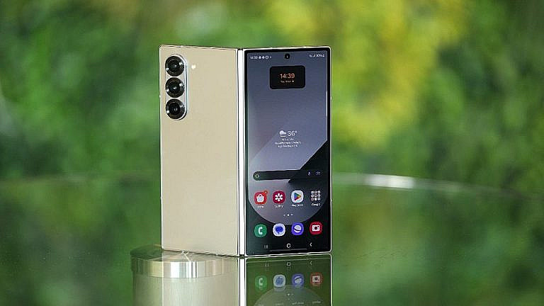 Samsung Galaxy Z Fold 7 получит 200-МП камеру и увеличенный экран. Презентация флагмана ожидается в июле 2024 года.