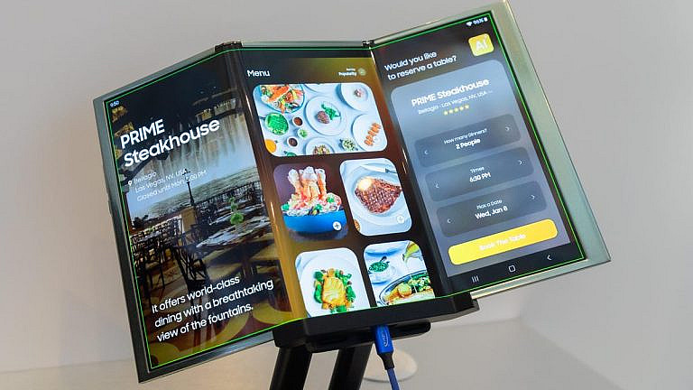 Samsung готовит революционный трифолд-смартфон Galaxy G Fold с тремя экранами. Утечки One UI 8 подтверждают мультитаскинг и ноутбучный опыт. Цена около 3000.