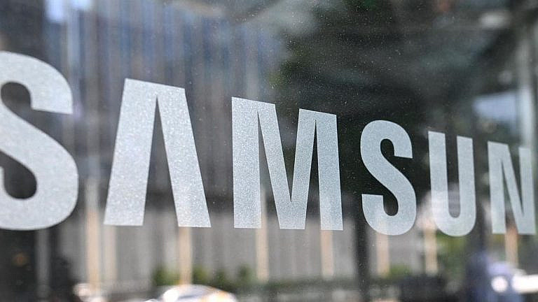 Samsung прекращает поддержку Galaxy A22, M32 и F22 в августе 2025. Без обновлений телефоны уязвимы для кибератак. Советы по замене устройств.