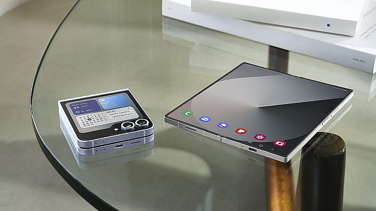 Будущий трифолд-смартфон Samsung Galaxy G Fold с зарядкой 25 Вт и экранами 6,49 и 9,96 дюйма. Ожидается презентация в июле.