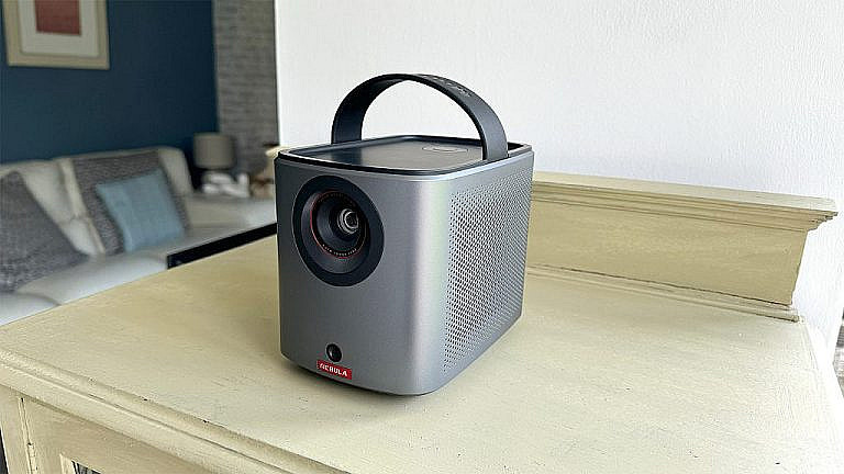 Anker Nebula Mars 3 Air компактный проектор с разрешением 1080p, яркостью 400 ANSI люмен и Android TV. Идеален для дома, походов и командировок.
