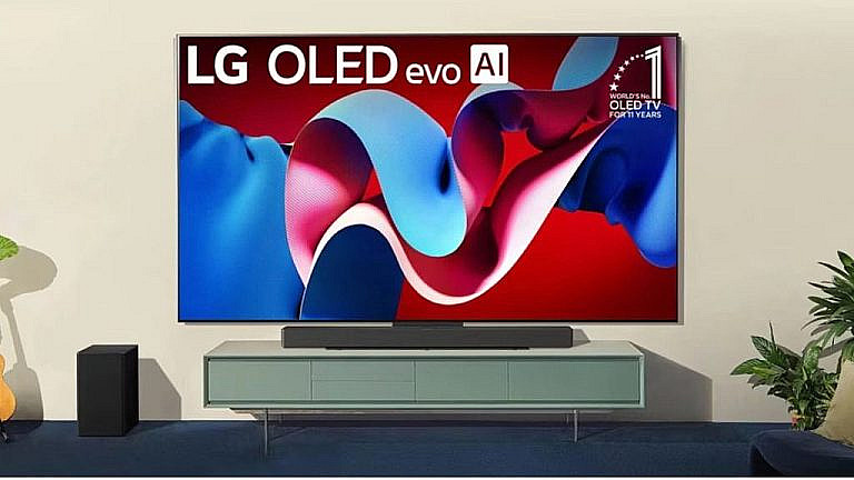 LG C4 OLED TV 77 дюймов по лучшей цене: скидка 700, теперь 1800. Идеальный выбор для кино и игр с Dolby Vision, 144 Гц и WebOS.