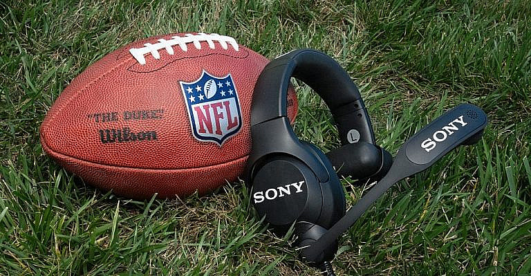 Sony представила беспроводные наушники для тренеров NFL с шумоподавлением до 100 дБ, устойчивые к погоде и ударам.