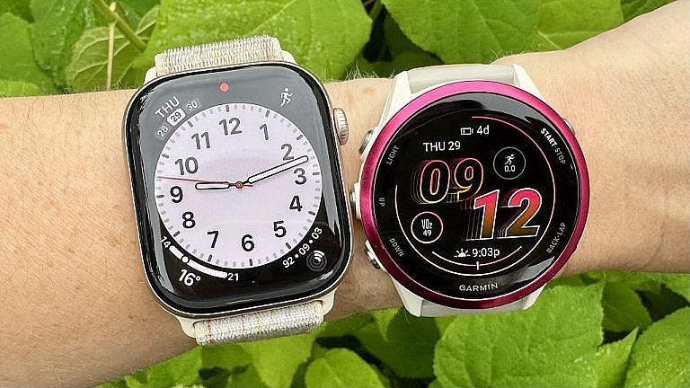 Сравнение точности подсчета шагов: Apple Watch 10 и Garmin Forerunner 570. Garmin оказался точнее, но Apple Watch предлагает больше функций.