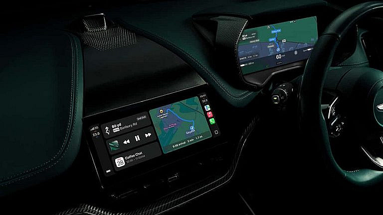 Apple CarPlay Ultra революционная система, расширяющая возможности iPhone в автомобиле. Управляйте всеми дисплеями, климат-контролем и навигацией через интерфейс Apple.