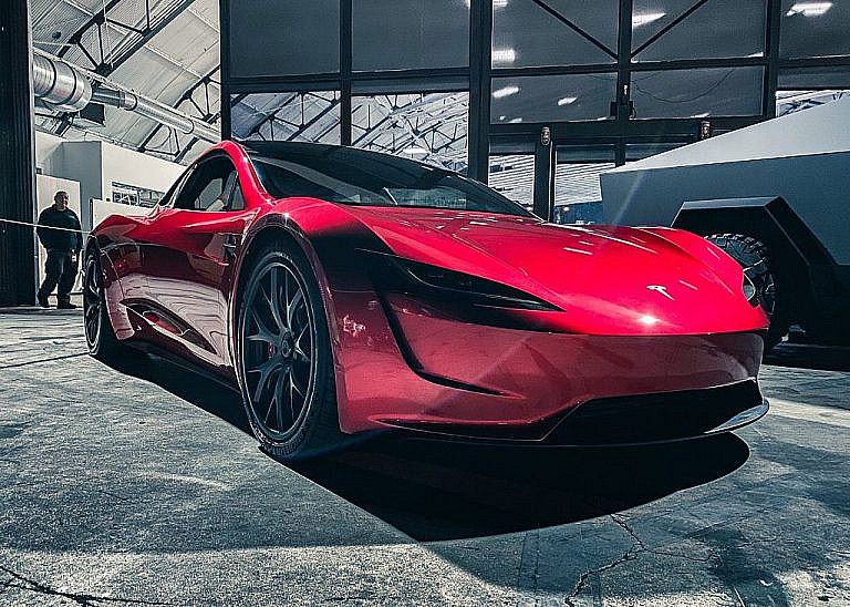 Elon Musk анонсировал эпичную демо-версию Tesla до конца 2025 года. Что покажут: Roadster, роботы Optimus или автономный пробег? Ждем сенсации!