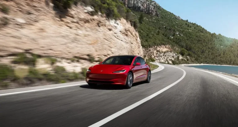 Продажи Tesla в Европе упали на 40,2 в мае 2025 года. Общий рынок электромобилей растет, но доля Tesla снизилась до 1,1.