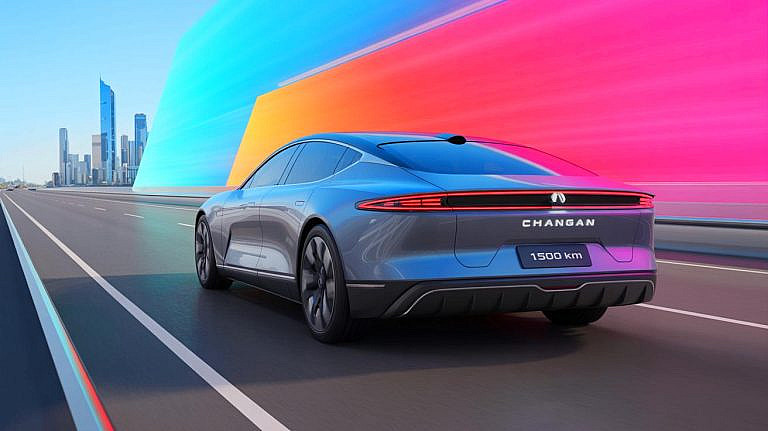 Changan представил электромобиль с запасом хода 1500 км на твердотельных батареях. Технология обещает революцию в автоиндустрии с 2027 года.