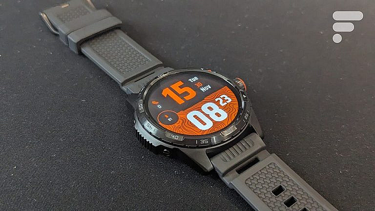 Умные часы Mobvoi Ticwatch Atlas с двойным экраном, автономностью до 90 часов и защитой по стандарту MIL-STD-810H. Скидка 203,4 евро на Amazon.