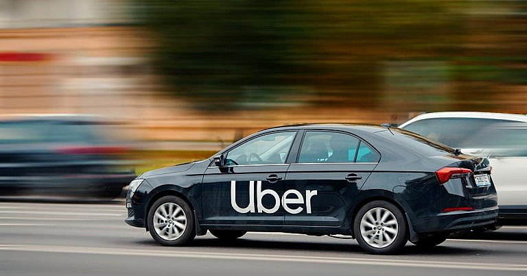 Uber тестирует беспилотные авто в Лондоне, готовясь к масштабному внедрению в Европе. ИИ-технологии и новые рабочие места.