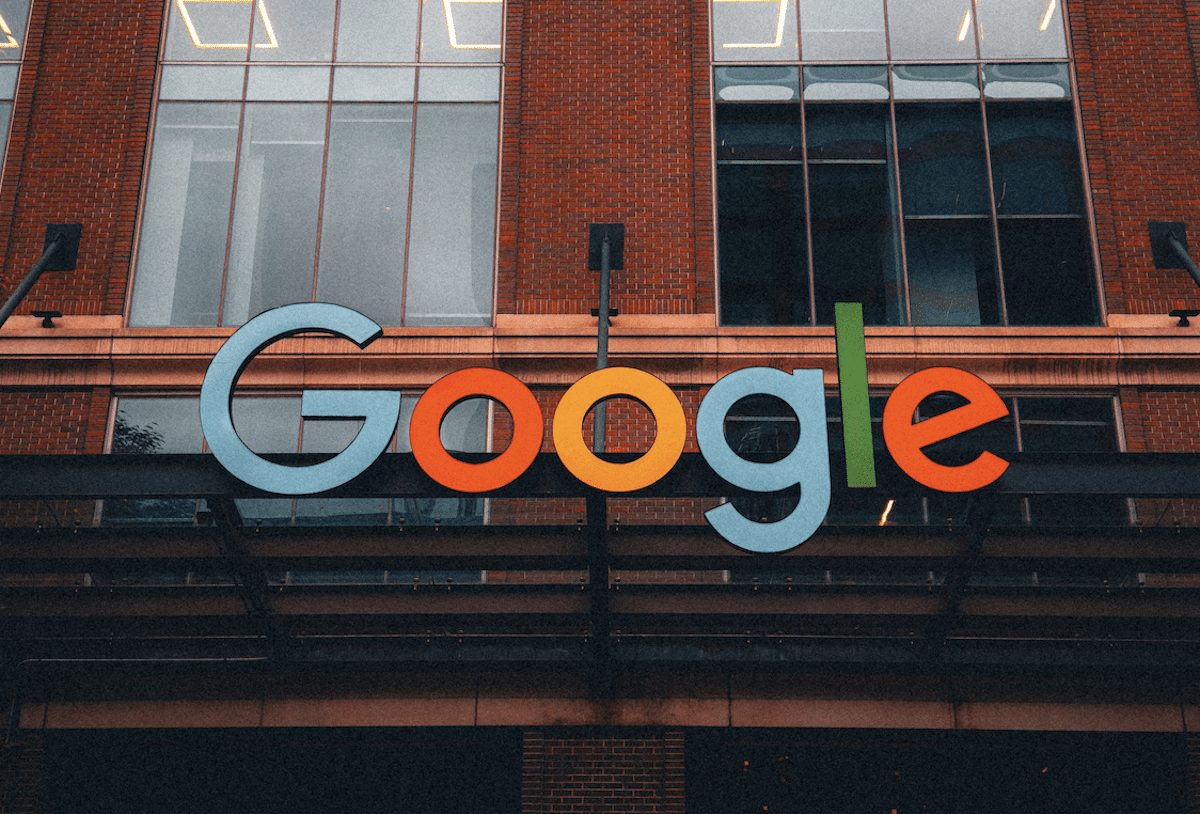 Google подтвердила утечку данных клиентов Google Ads из-за взлома Salesforce. Утекло 2,55 млн записей. Рекомендации по защите от фишинга.