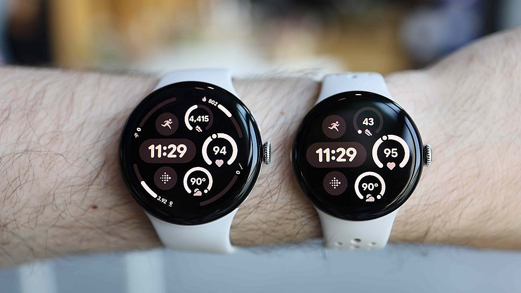 Google Pixel Watch 4 представят 20 августа с новыми датчиками, улучшенной зарядкой и автономностью до 30 часов. Ожидаются две версии корпуса и интеграция с Gemini.