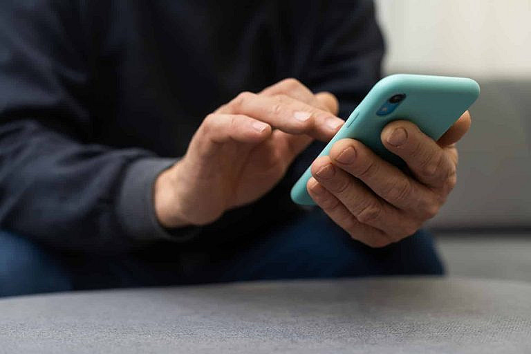 Meta годами собирала данные пользователей Android через уязвимость, обходя VPN и режим инкогнито. iPhone защищены архитектурой iOS. Как обезопасить себя?