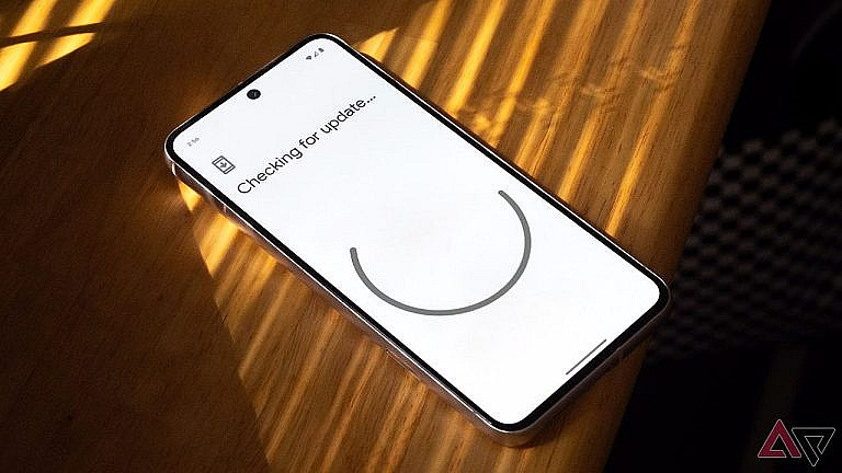 Узнайте, как проверить обновления безопасности для Android, защитить устройство от угроз и понять, когда пора обновить телефон.