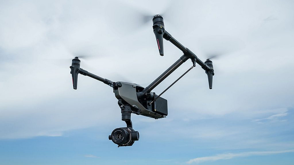 Viltrox представила объектив AF 90mm F3.5 DL для дрона DJI Inspire 3: легкий, с креплением DL и плавным боке. Цена от 499.