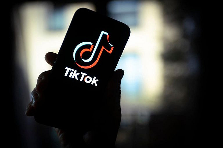 Мошенники в TikTok предлагают бесплатные премиум-подписки через PowerShell, но вместо этого крадут данные. Остерегайтесь вредоносных видео!