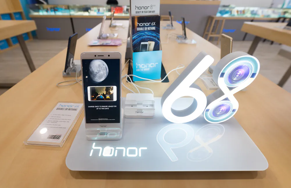 ANFR запретило продажу смартфонов Honor 6XS и MTGud M13 PRO из-за нарушений норм ЕС. Отсутствие маркировки CE и документов.