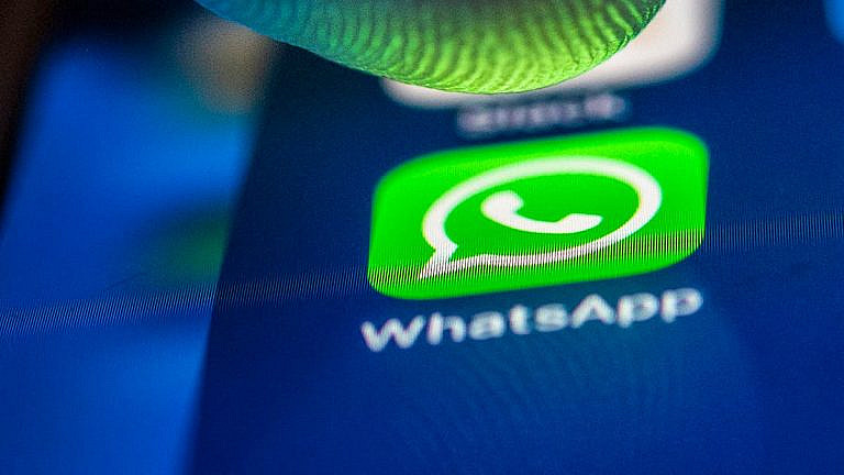 WhatsApp расширяет голосовые чаты для всех групп. Теперь можно обсуждать новости, матчи и сериалы в режиме реального времени с защитой сквозным шифрованием.
