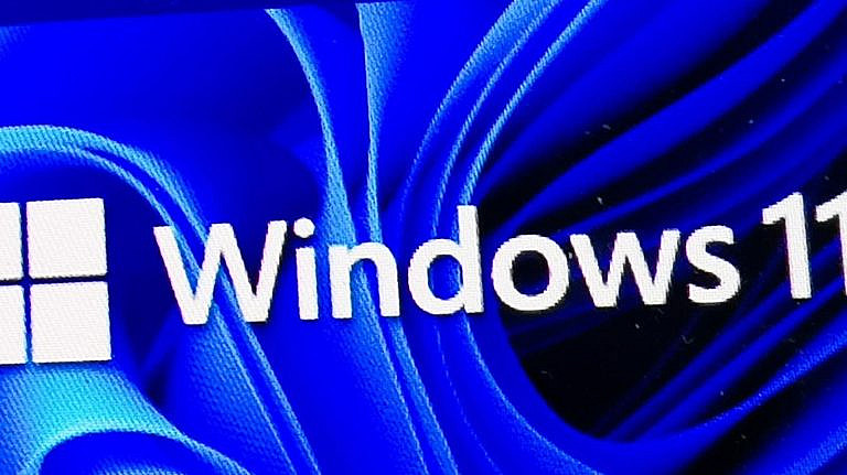 Microsoft навязывает OneDrive в Windows 11 через баннеры в меню Пуск, предлагая подписку за 20-60 в год. Пользователи жалуются на навязчивость.
