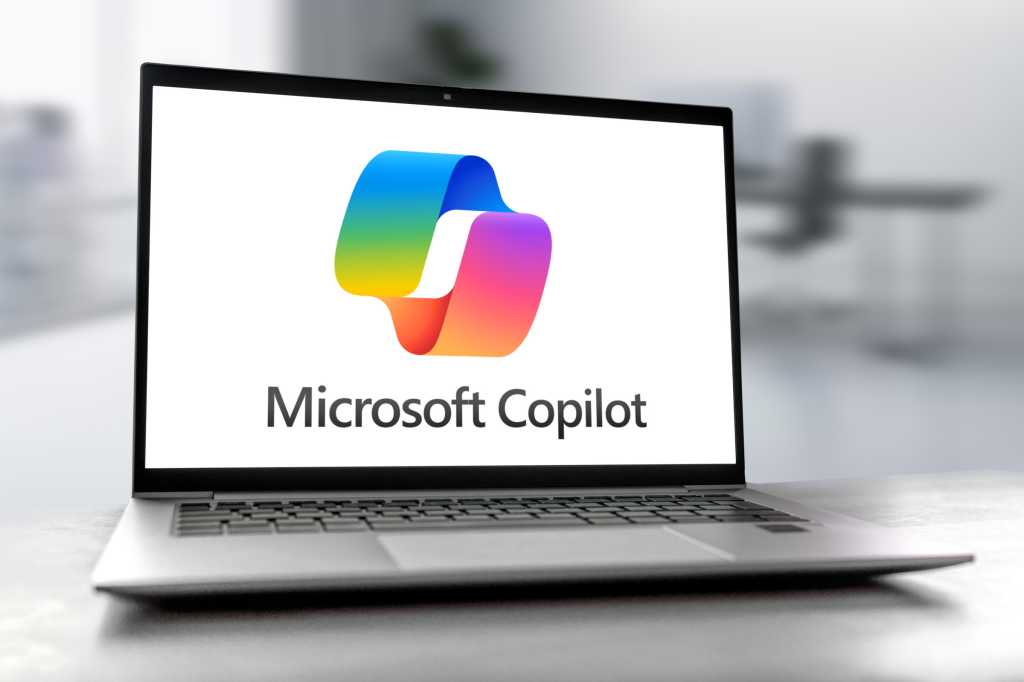 Microsoft вернула сочетание WinC для Copilot в Windows 11. Обновление KB5058502 восстановило функционал: короткое нажатие чат, удержание голос. Доступно для 23H2, скоро в 24H2.