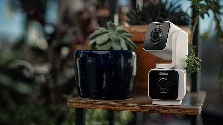 Wyze Duo Cam Pan бюджетная камера с панорамированием 360, ночным видением 2K и защитой IP65. Локальное хранение, сирена 100 дБ, цена 70.