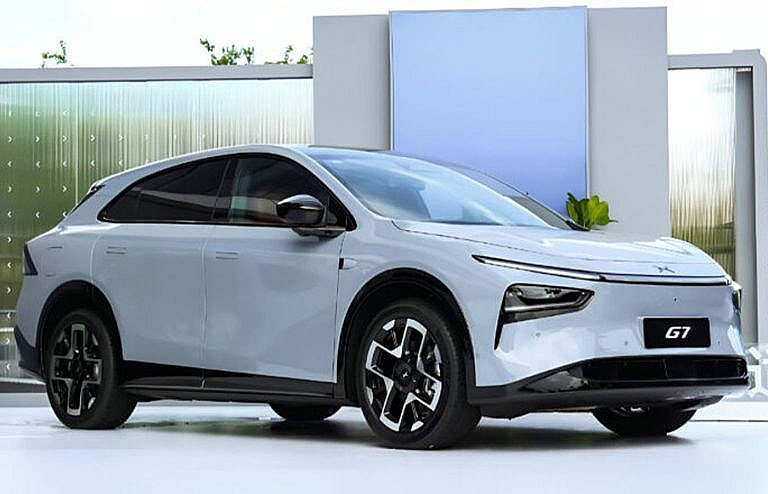 Xpeng G7: новый электрический SUV с запасом хода до 702 км, быстрой зарядкой и автономным режимом 3 уровня. Конкурент Tesla Model Y в Китае.